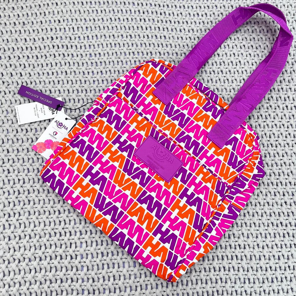 Aloha Collection• HAWAIIAN AIRLINES Flight Bag in VINTAGE HAWAIIAN